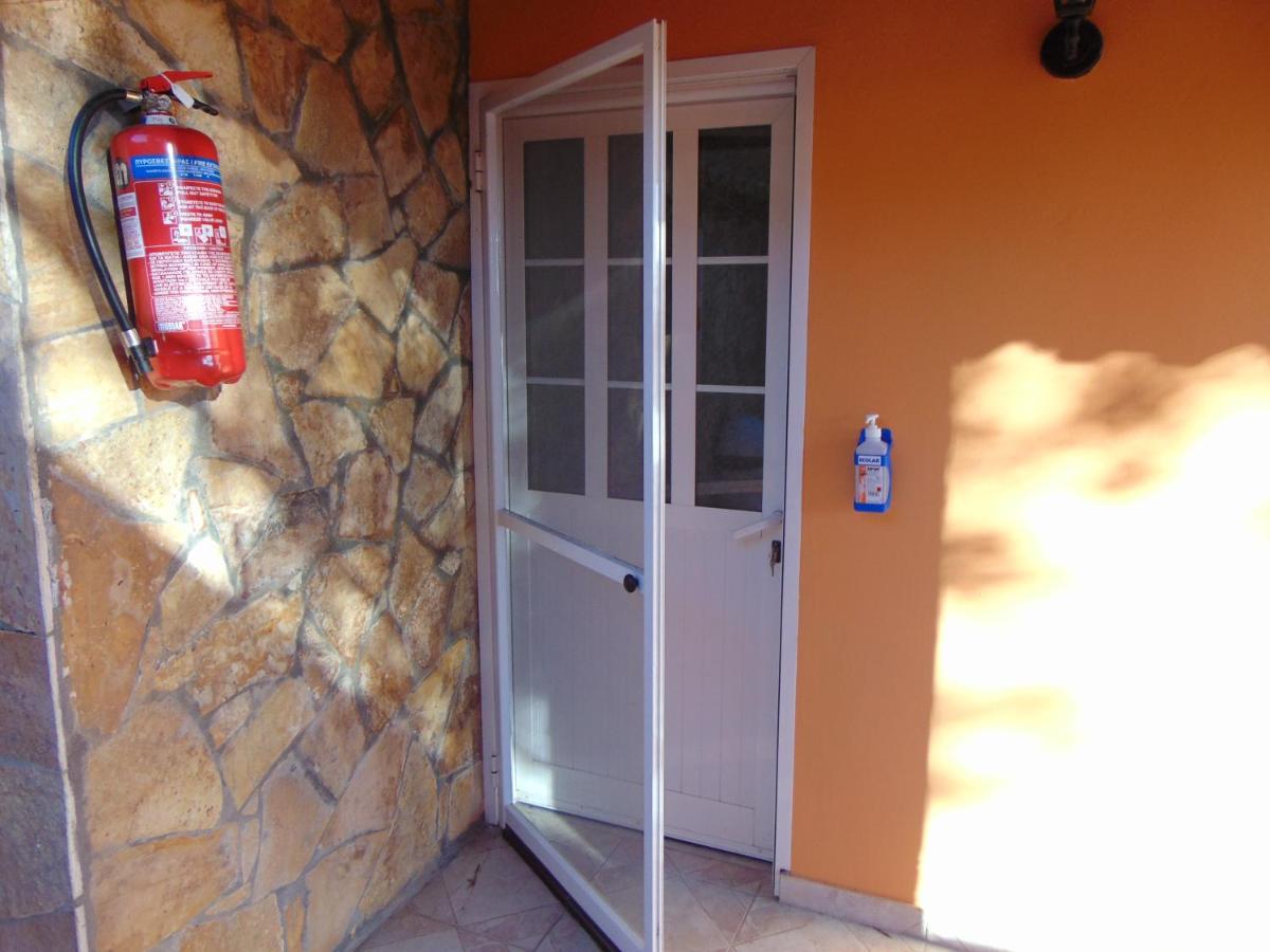 Apartament Maria - Roumanis *
